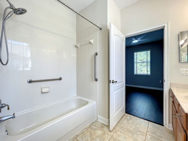 Building Photo - Gated, Lake Nona Luxury