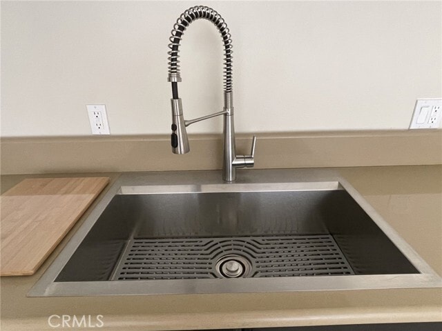 Building Photo - 5700 Etiwanda Ave