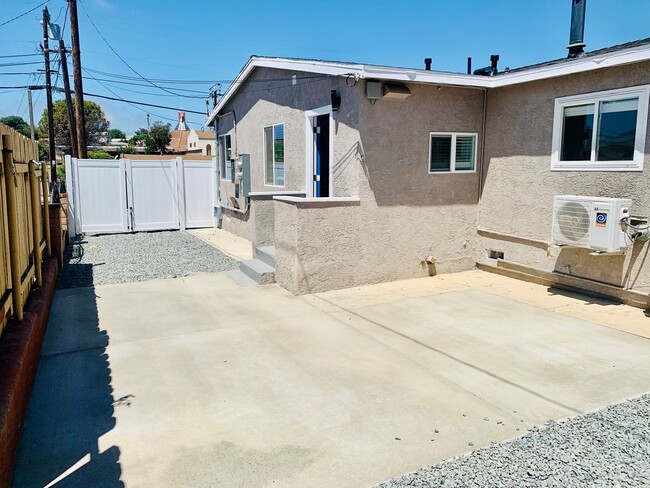 Building Photo - Newly Constructed 2BD/1BA Duplex Available...