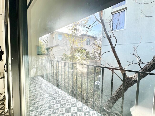 Building Photo - 201 Academy Dr