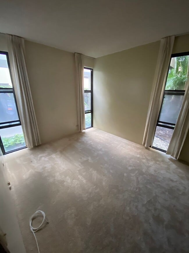 Building Photo - Windward Cove in Kailua