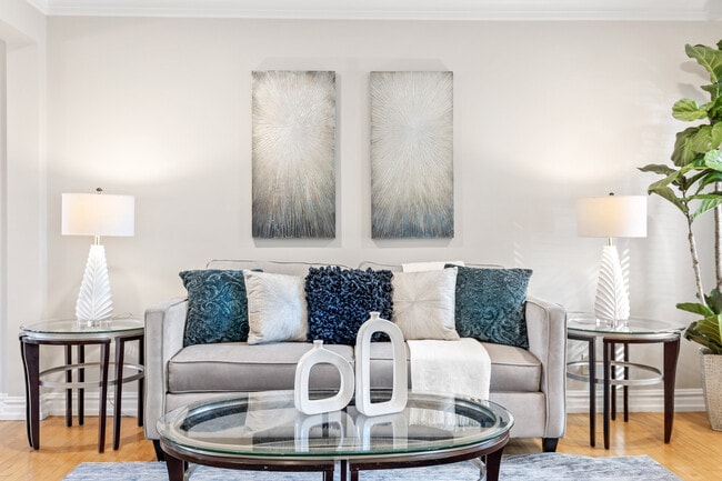 Building Photo - 221 Brighton Way