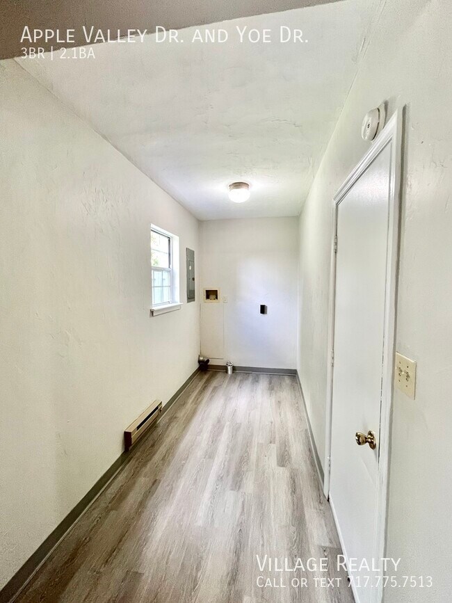 Building Photo - 914 Apple Valley Dr