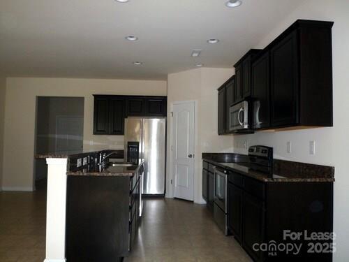 Building Photo - 1003 Blue Stream Ln