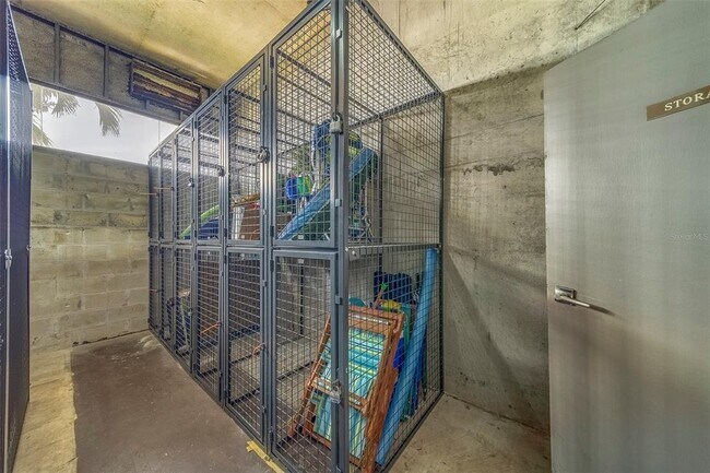 Building Photo - 400 Island Way