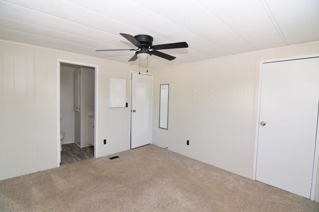 Building Photo - Spacious & Updated Double-Wide Home on a L...
