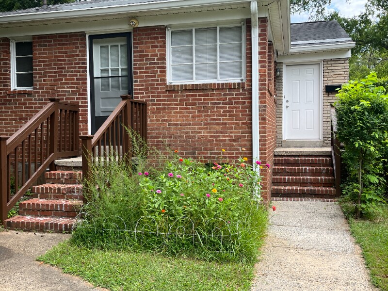 Building Photo - 5125 Valley Stream Rd