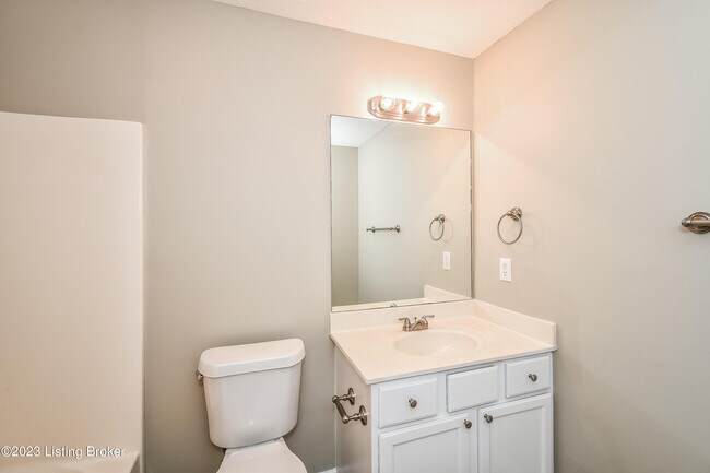 Building Photo - 10500 Whitepine View Pl