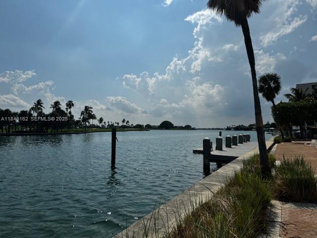 Building Photo - 9100 W Bay Harbor Dr