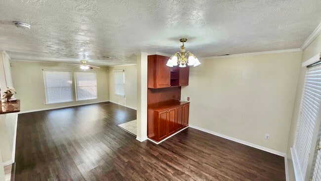 Building Photo - 6630 Bluebottle Ln