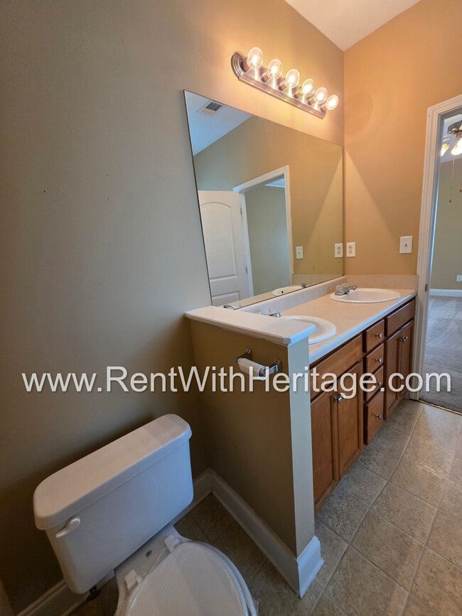 Building Photo - Gorgeous 5bd /3.5 bath Home/ Upgrades Galore/ Attention to Detail/ Great Location