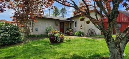 Building Photo - Charming One-Bedroom Cottage on 60-Acre Farm