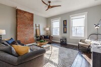 Building Photo - 1602 Mansfield St