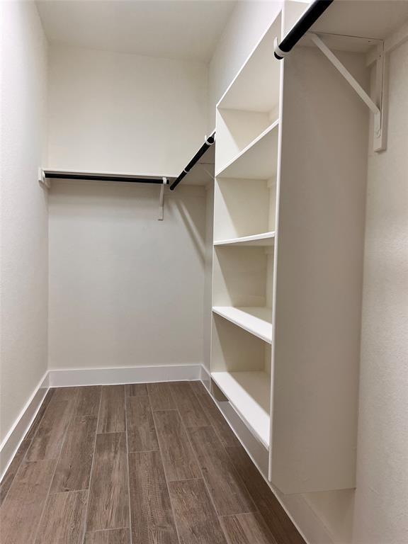 Building Photo - 442 Parkline Dr