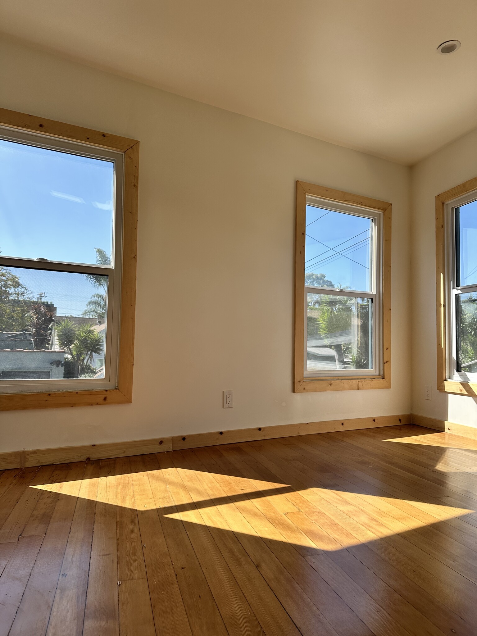 Building Photo - 1615 Shell Ave