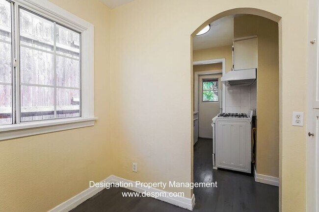 Building Photo - 6208-6212 Roy St