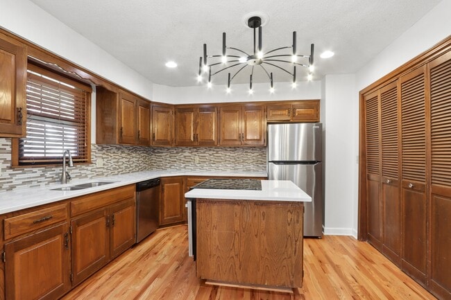 Building Photo - 7405 W 74th St