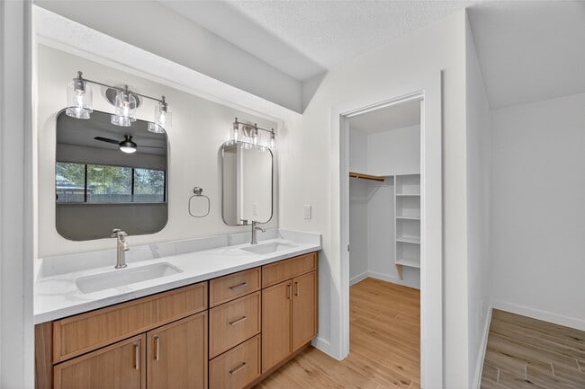 Building Photo - 22107 N Fork Dr