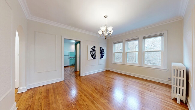 Building Photo - 6738 N Rockwell St