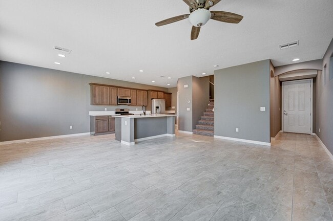 Building Photo - GORGEOUS 4 Bedroom, 2 Story Home located in the SW!