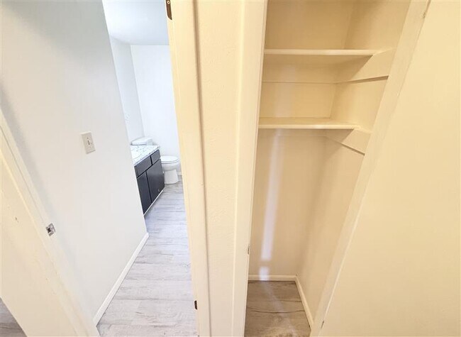 Building Photo - 325 W 100 S