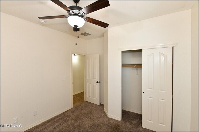 Building Photo - 14309 S Cave Ave
