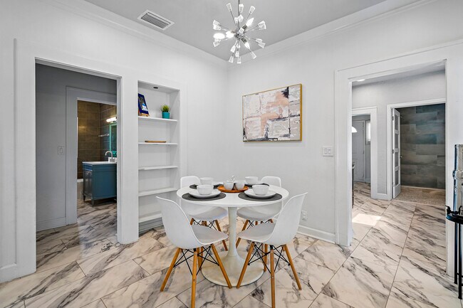 Building Photo - 2560 4th Ave S