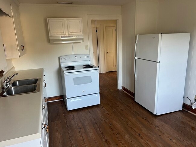 Building Photo - 901 Carolina St