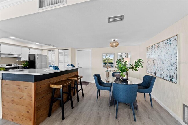 Building Photo - 450 Treasure Island Causeway