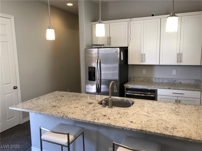 Building Photo - 2826 Poseidon Shore Ave