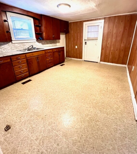 Kitchen - 619 S West Ave