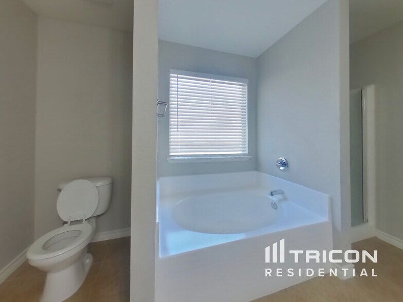 Building Photo - 812 San Felipe Trail