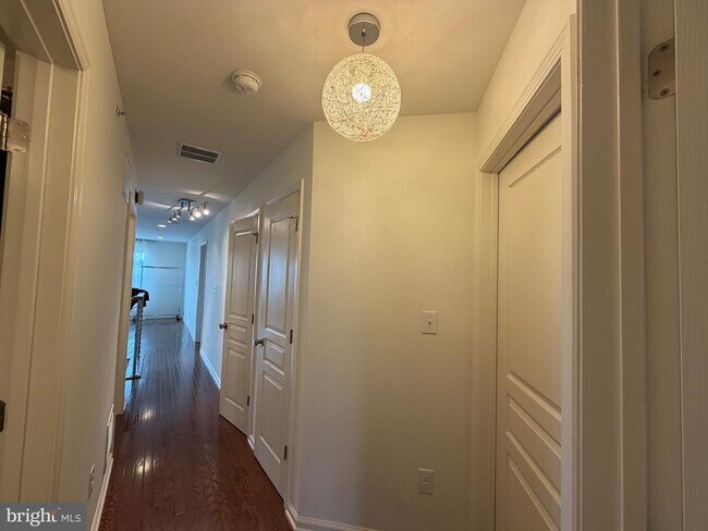 Building Photo - 308 Roarks Trail