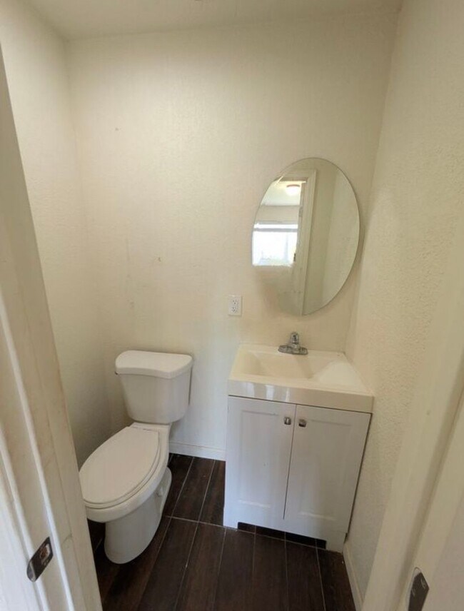 Building Photo - 5905-07 CLOVER MANOR WAY