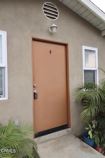 Primary Photo - 1263 S Oxnard Blvd