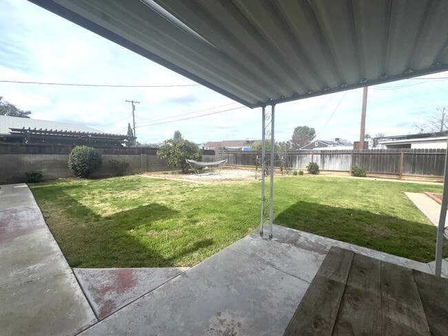 Building Photo - 221 E Griffith Way