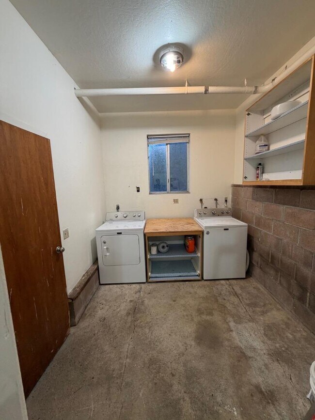 Building Photo - 11100 La Honda Rd