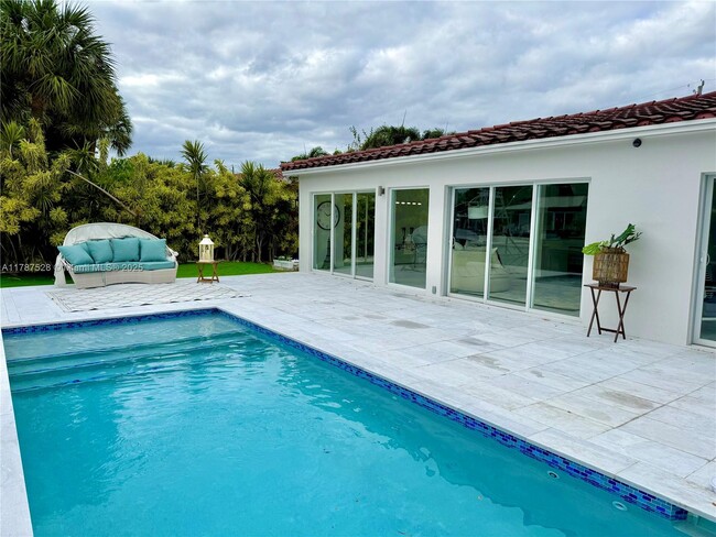 Building Photo - 1012 Tangelo Isle
