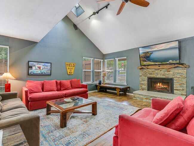 Building Photo - 14611 Gold Fish Pond Ave