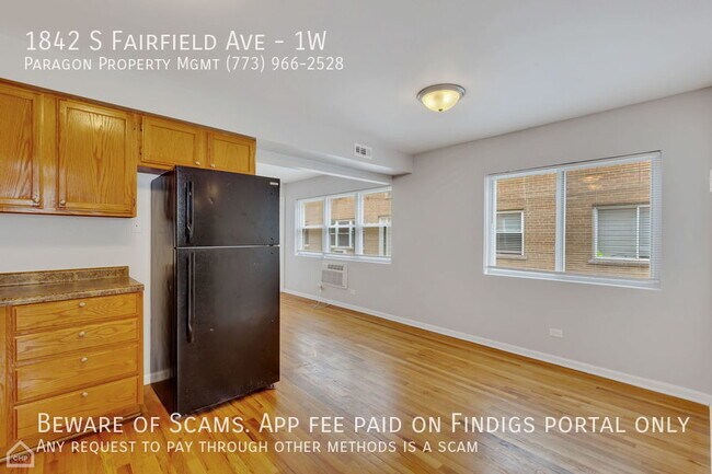 Building Photo - 1842 S Fairfield Ave