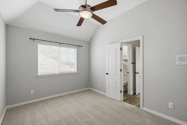 Building Photo - Perfect blend of comfort, style, and convenience.