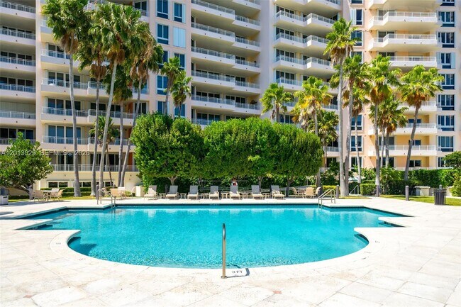 Building Photo - 791 Crandon Blvd