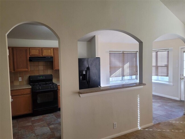Building Photo - 3611 Elmwood Dale Dr