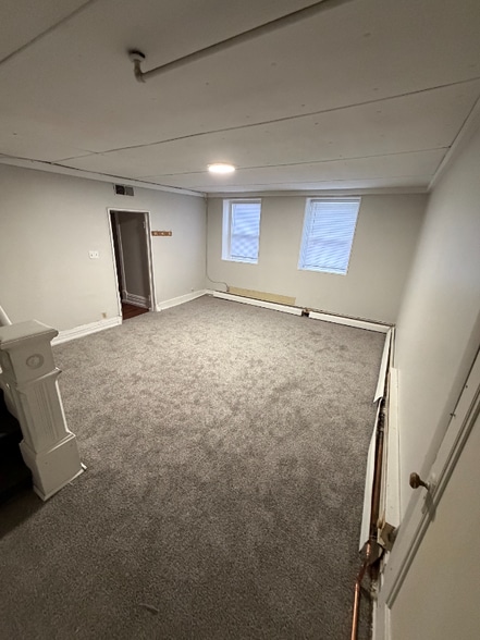 Building Photo - 114 E 3rd St