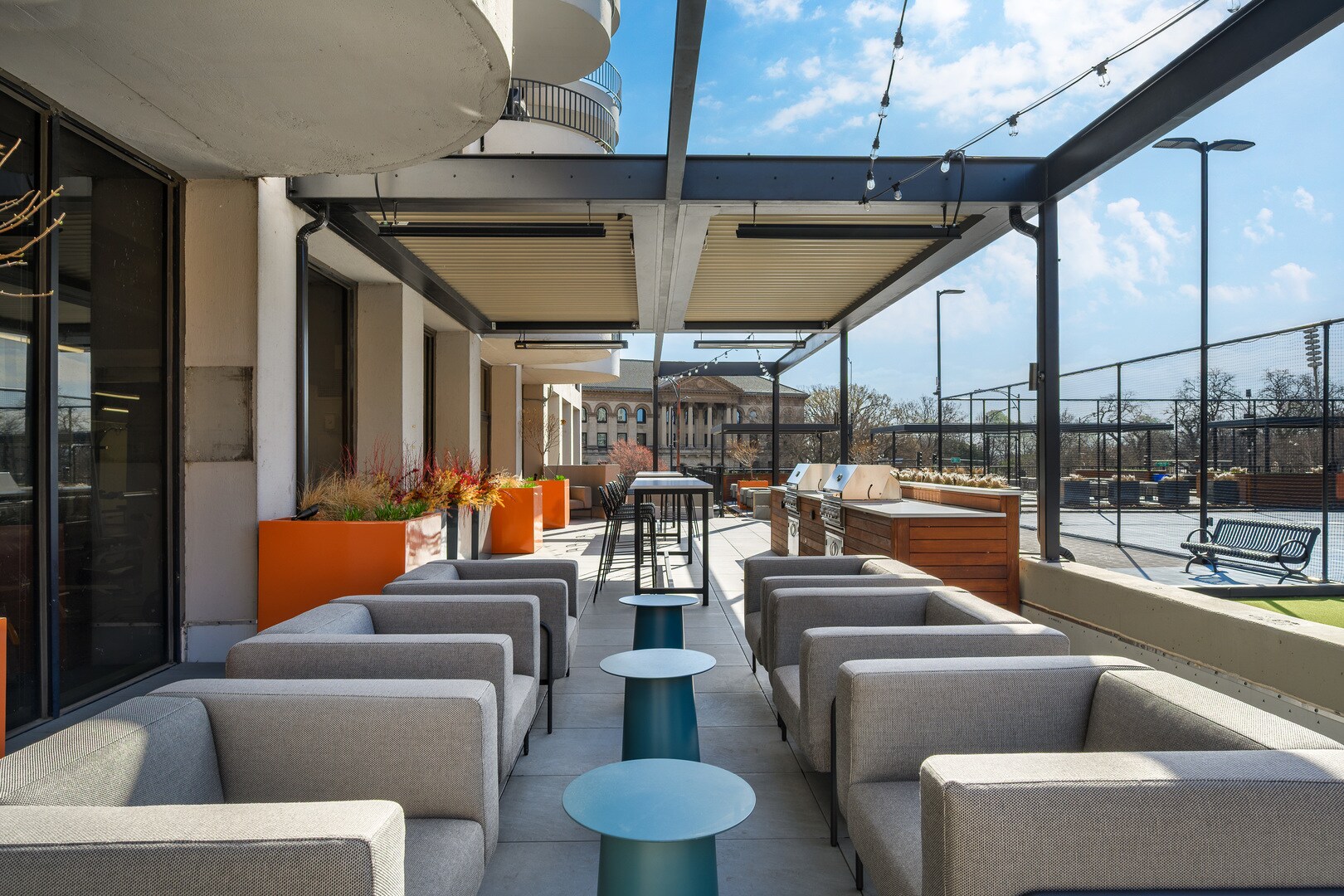 Building Photo - 2020 N Lincoln Park W