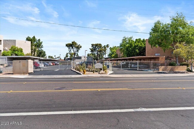 Building Photo - 7474 E Earll Dr