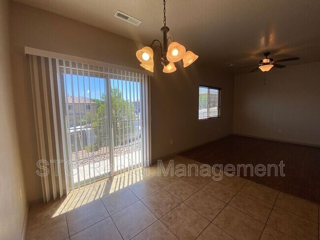 Building Photo - 290 W Buena Vista Blvd