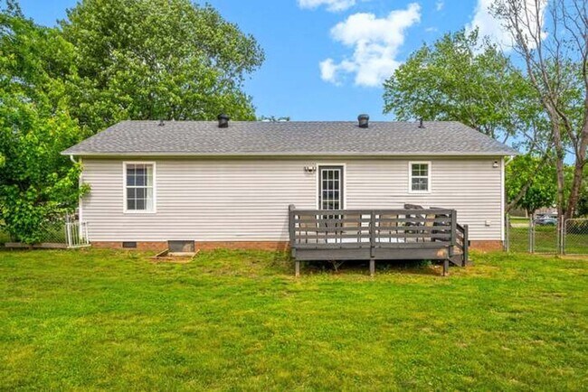Building Photo - 602 Artic Ave