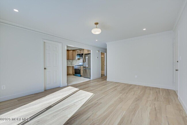 Building Photo - 212 10th Ave