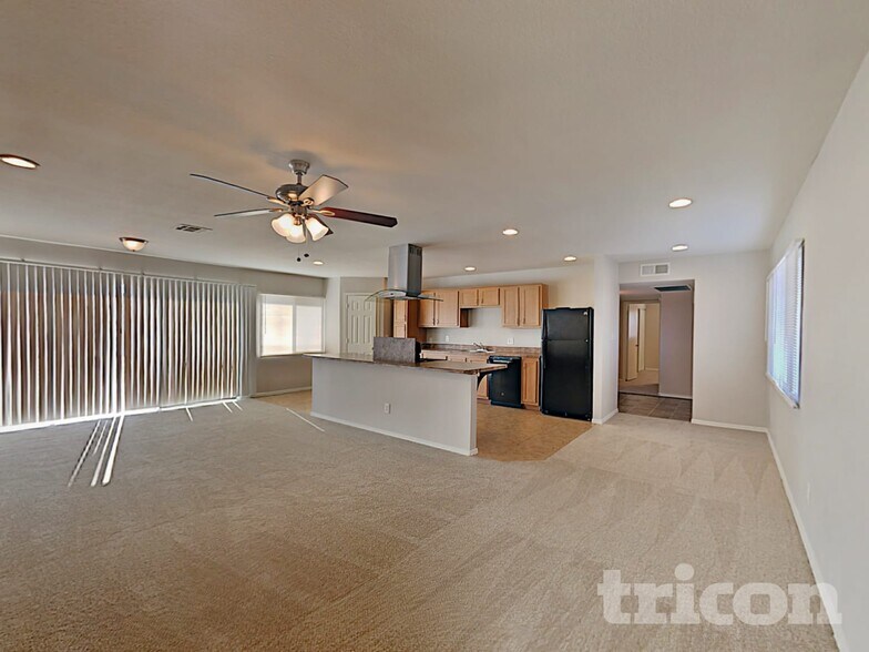 Building Photo - 13129 N 21st Dr